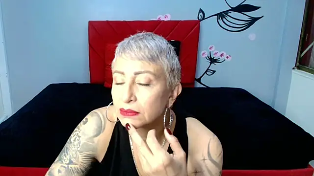 Charlotte  Gray online show from October 2025 12:26:01 PM