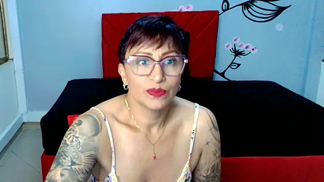 Charlotte  Gray online show from October 2025 05:19:01 AM