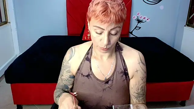 Charlotte  Gray online show from October 2025 12:18:01 PM