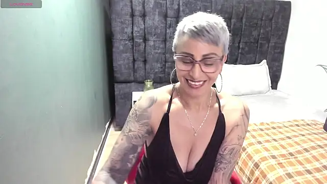 Charlotte  Gray online show from December 2025 08:04:02 PM