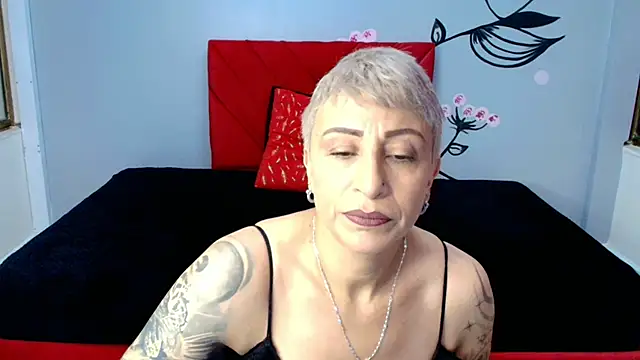 Charlotte  Gray online show from November 2025 12:21:02 PM