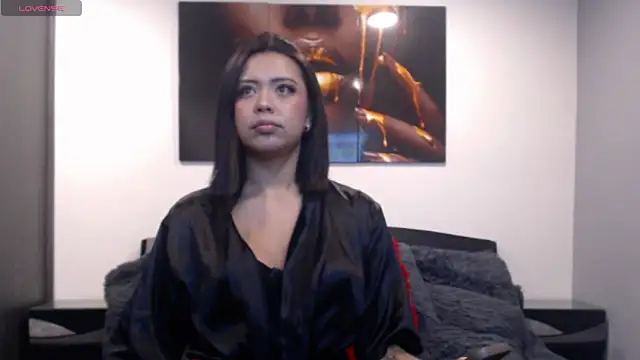Snapshot of HoneyBabe_6 chatting on October 2025 02:48:02 AM HoneyBabe 6 online show from October 2025 02:48:02 AM