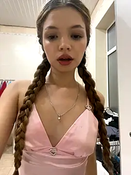 Siennaaa  online show from October 2025 09:26:02 PM