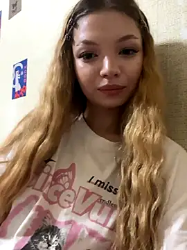  Siennaaa  online show from October 2025 09:05:01 PM