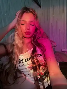  Siennaaa  online show from March 2026 09:48:01 PM