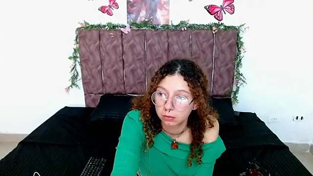ElaRose723 online show from October 2025 01:54:02 PM