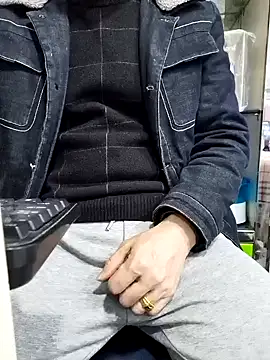 Snapshot of chougegg0214 chatting on March 2026 11:25:01 AM chougegg0214 online show from March 2026 11:25:01 AM