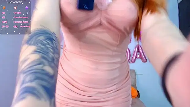 Bennuluspeach  online show from December 2025 12:49:02 PM