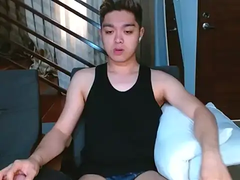 Snapshot of JayKarLo chatting on March 2026 02:11:01 AM JayKarLo online show from March 2026 02:11:01 AM