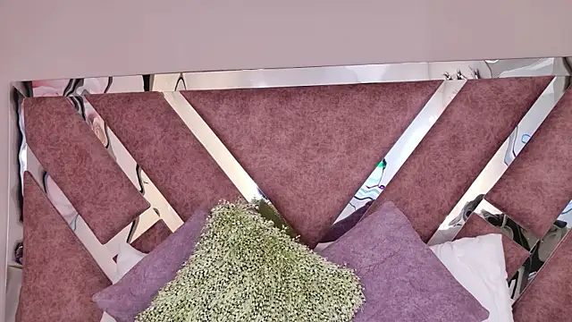 MeganR  online show from February 2026 11:21:02 AM