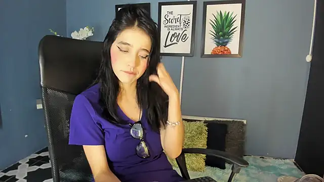 MeganR  online show from March 2026 11:22:01 AM