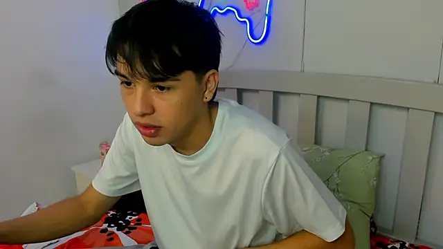 StiwenTwink online show from October 2025 02:18:01 PM