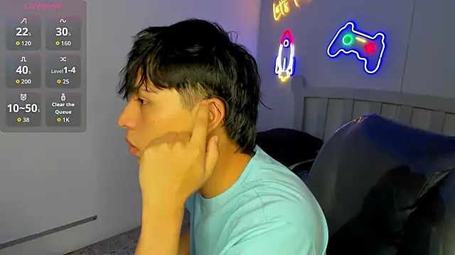 StiwenTwink online show from October 2025 01:54:02 PM