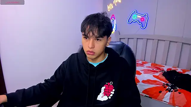StiwenTwink online show from October 2025 01:56:01 PM