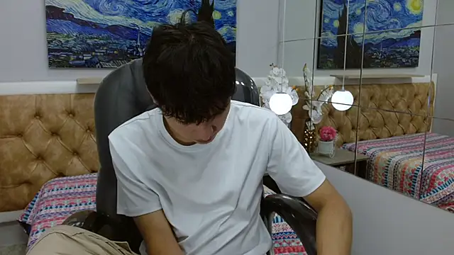 StiwenTwink online show from December 2025 03:33:01 PM