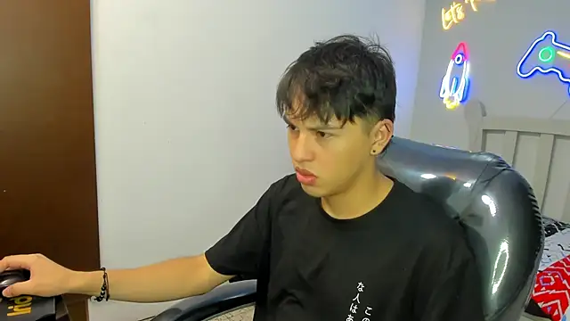 StiwenTwink online show from November 2025 02:10:01 PM