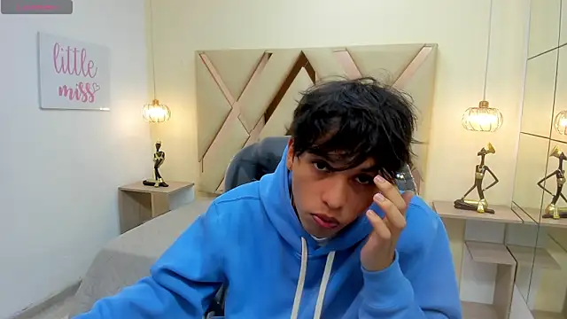 StiwenTwink online show from February 2026 01:00:01 PM