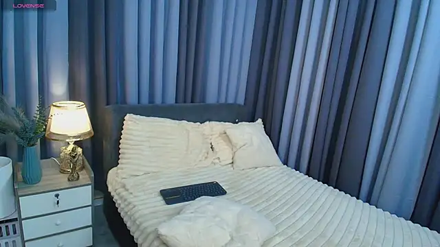Kaydee Callix online show from October 2025 01:34:01 PM