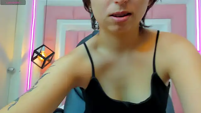 Snapshot of Klaret_Toy chatting on December 2025 08:14:01 PM Klaret Toy online show from December 2025 08:14:01 PM