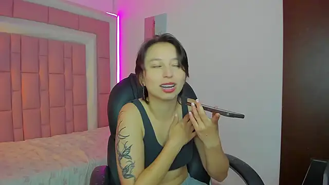 Snapshot of Klaret_Toy chatting on December 2025 07:57:01 PM Klaret Toy online show from December 2025 07:57:01 PM