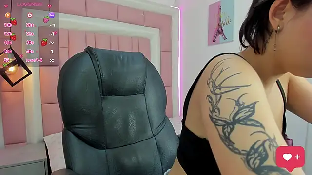 Snapshot of Klaret_Toy chatting on November 2025 12:53:01 PM Klaret Toy online show from November 2025 12:53:01 PM