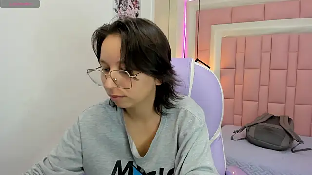 Snapshot of Klaret_Toy chatting on July 2026 07:24:02 PM Klaret Toy online show from July 2026 07:24:02 PM