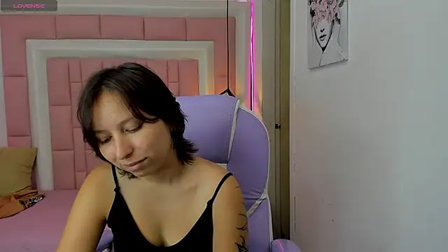 Snapshot of Klaret_Toy chatting on June 2026 07:33:01 PM Klaret Toy online show from June 2026 07:33:01 PM