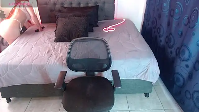 Snapshot of Antonella__b chatting on December 2025 01:56:01 PM Antonella b online show from December 2025 01:56:01 PM