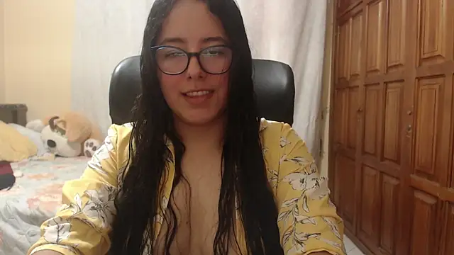 Snapshot of Venus_cat_ chatting on May 2026 09:15:02 PM Venus cat online show from May 2026 09:15:02 PM