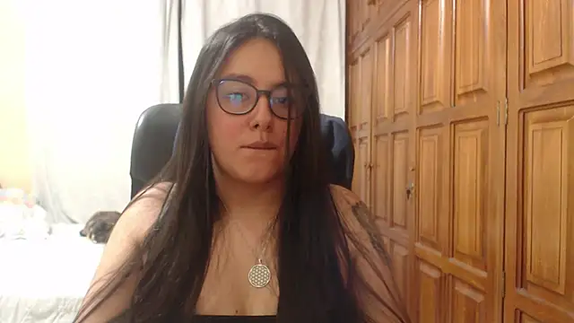 Snapshot of Venus_cat_ chatting on April 2026 04:37:01 AM Venus cat online show from April 2026 04:37:01 AM