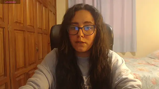 Venus cat  online show from December 2025 10:46:02 PM