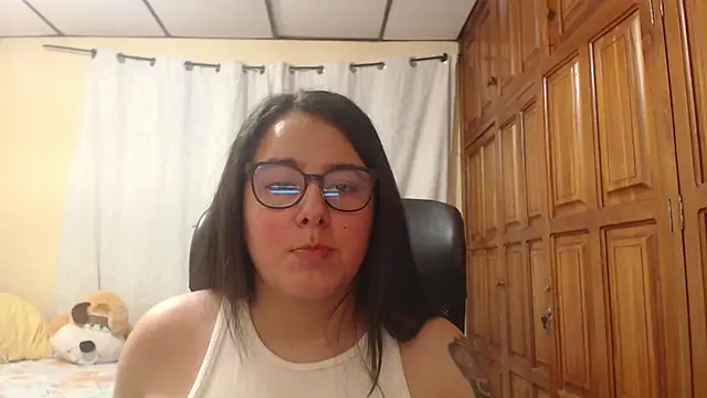 Snapshot of Venus_cat_ chatting on May 2026 02:22:02 AM Venus cat online show from May 2026 02:22:02 AM