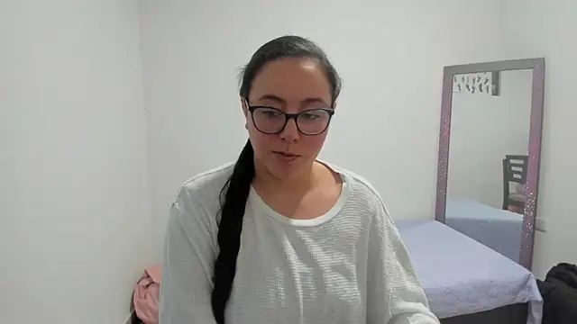 Snapshot of Venus_cat_ chatting on October 2025 09:34:02 PM Venus cat online show from October 2025 09:34:02 PM