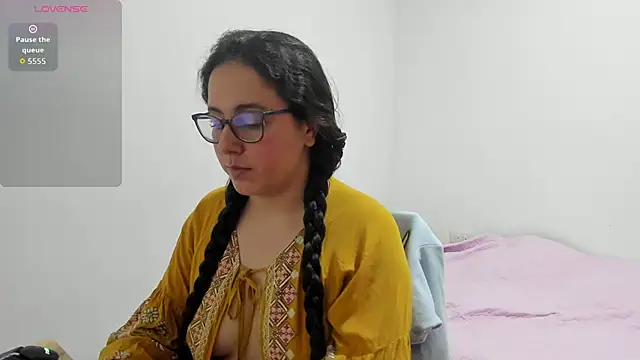 Venus cat  online show from November 2025 12:58:02 AM