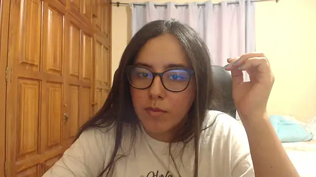 Venus cat  online show from December 2025 01:05:01 AM