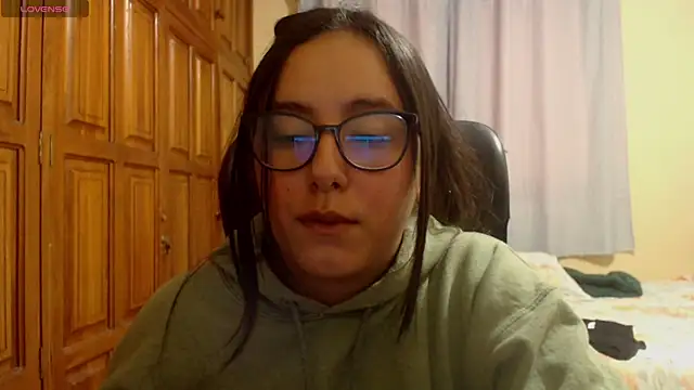 Venus cat  online show from December 2025 08:42:01 AM