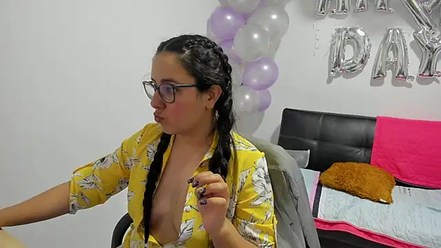 Venus cat  online show from November 2025 02:37:01 AM