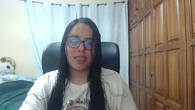 Venus cat  online show from April 2026 01:42:01 AM