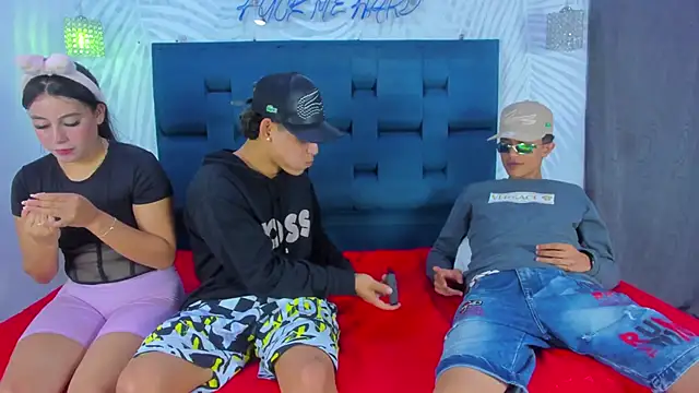 Youngs Wild online show from April 2026 12:14:02 AM