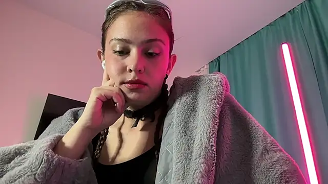 erikaa miuu online show from October 2025 06:32:02 PM