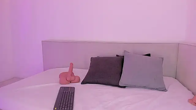 Samara hale online show from December 2025 08:19:01 PM