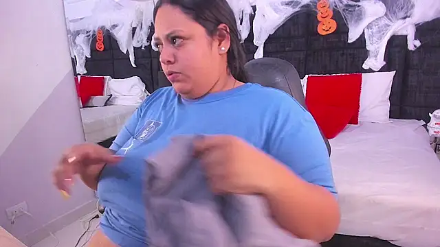 MayaCurvy online show from October 2025 04:33:01 AM