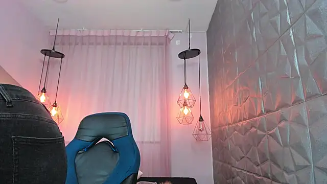 Snapshot of MADDY_MAGIC chatting on November 2025 07:51:01 PM MADDY MAGIC online show from November 2025 07:51:01 PM