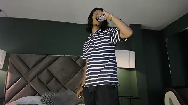 Snapshot of Dickie_Dicking chatting on November 2025 10:02:01 PM Dickie Dicking online show from November 2025 10:02:01 PM