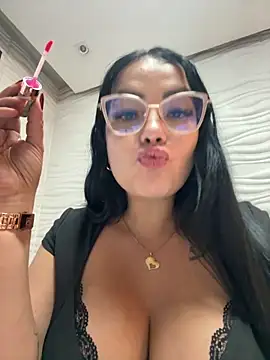 Aurora-Hernandez online show from October 2025 03:29:02 AM