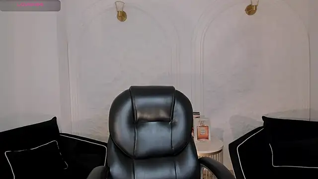 NatalieLewis online show from June 2026 12:00:02 PM