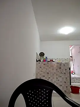 LindaSalo33 online show from December 2025 05:22:02 PM