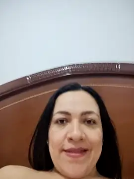 Snapshot of LindaSalo33 chatting on October 2025 05:42:01 AM LindaSalo33 online show from October 2025 05:42:01 AM