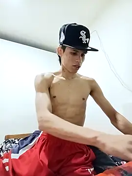 mazo18 online show from April 2026 10:37:02 PM