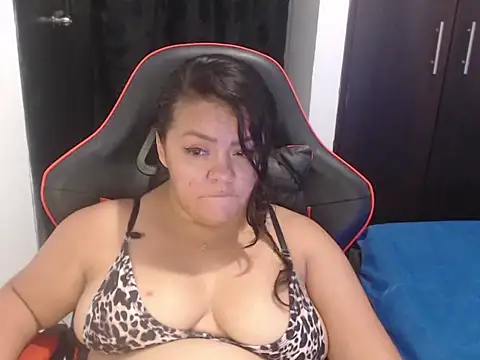 Snapshot of emily_sexxx chatting on October 2025 03:52:01 AM emily sexxx online show from October 2025 03:52:01 AM